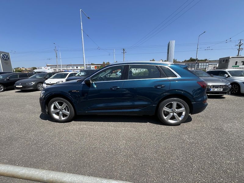 Audi e-tron ADVANCED 50 QUATTRO 230 KW - fotka 4 z 20