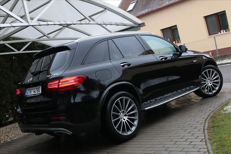 Mercedes-Benz GLC 3,0 43 AMG, Automat, Tažné - fotka 12 z 61