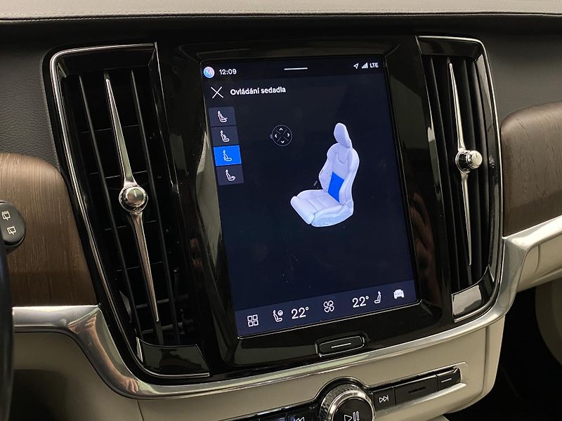 Volvo V90 B4 AWD BRIGHT PLUS AUT CZ - fotka 57 z 60