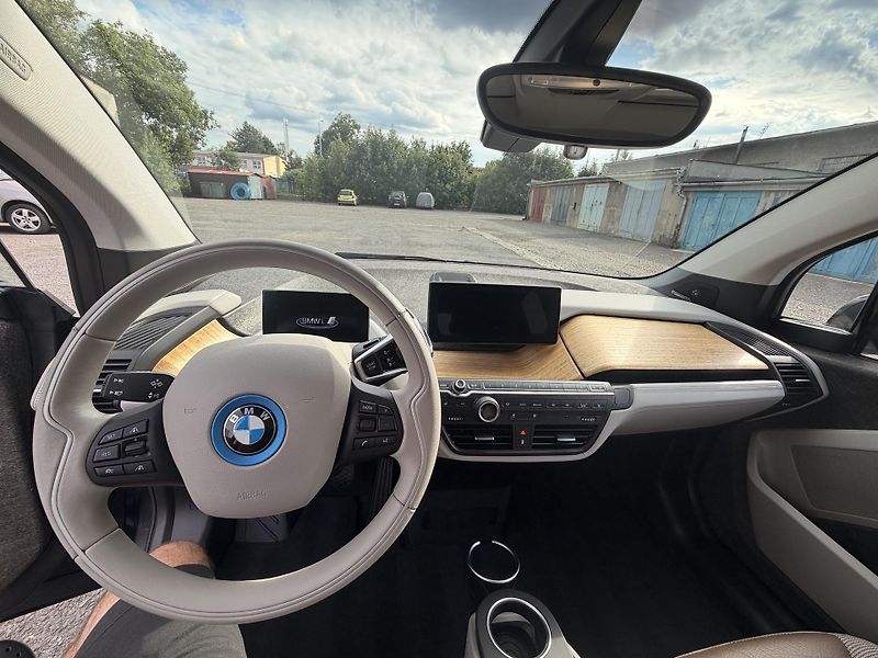 BMW i3 (2021) 120 Ah • 2021 • TOP výbava  - fotka 13 z 31