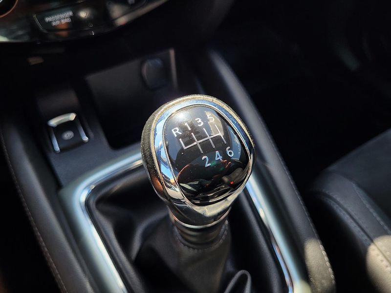 Nissan Qashqai 1.2 DIG-T 85kW - fotka 24 z 46