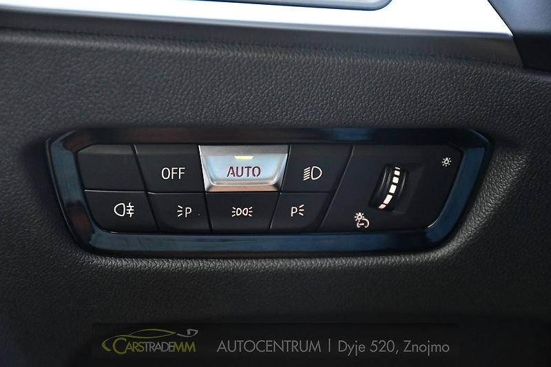 BMW Řada 3 320D XDRIVE M-SPORT ČR HUD - fotka 56 z 59