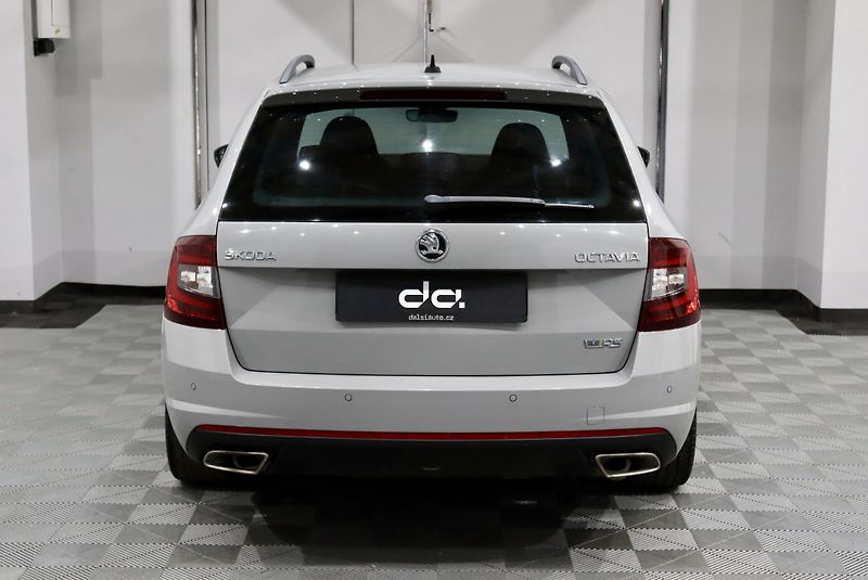 Škoda Octavia 3 FL 2.0 TSI 180 kW DSG RS - fotka 7 z 43