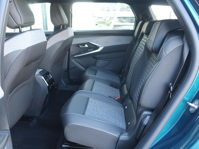 Peugeot 5008 ALLURE Hybrid 145 e-DCS6 - fotka 5 z 8