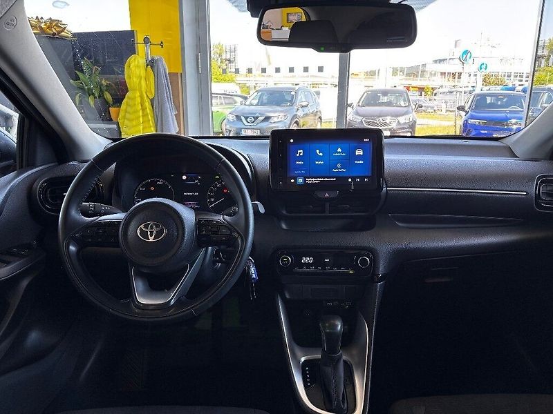 Toyota Yaris 1.5HEV 68kW REZERVACE - fotka 9 z 16