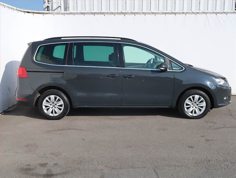 Volkswagen Sharan (2014) 2.0 TDI, 4X4, Serv.kniha - fotka 6 z 19