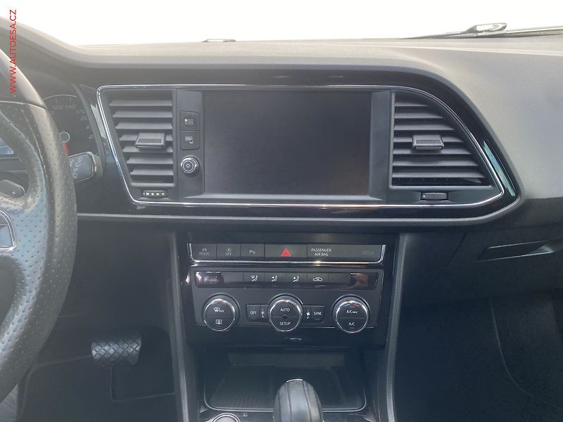 Seat Leon (2017) 1.8 TSi, FR, DSG, LED, panor - fotka 12 z 18