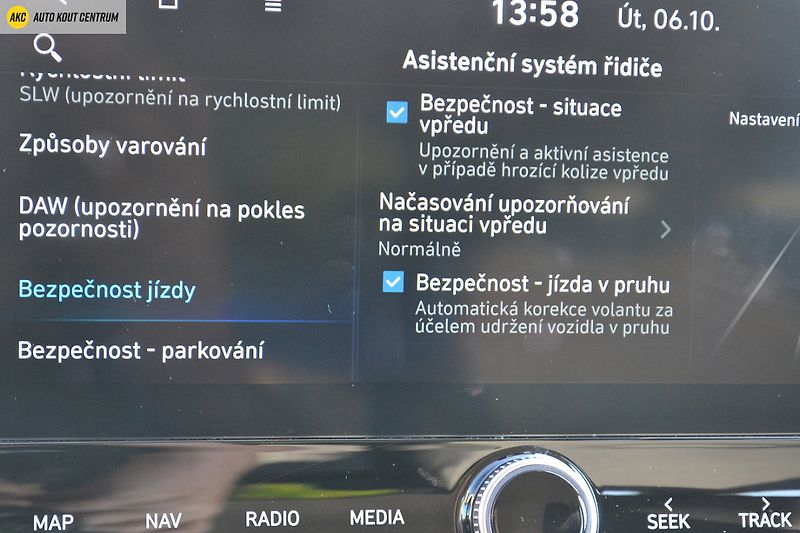 Hyundai i30 WG 1,5I MT SMART FL NAVI - fotka 28 z 45