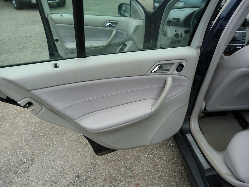 Mercedes-Benz Třídy C 200 CDI - fotka 13 z 21