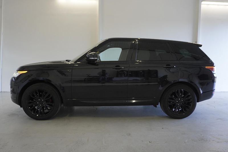 Land Rover Range Rover Sport 3.0 TDV6 HSE 4WD - fotka 8 z 35