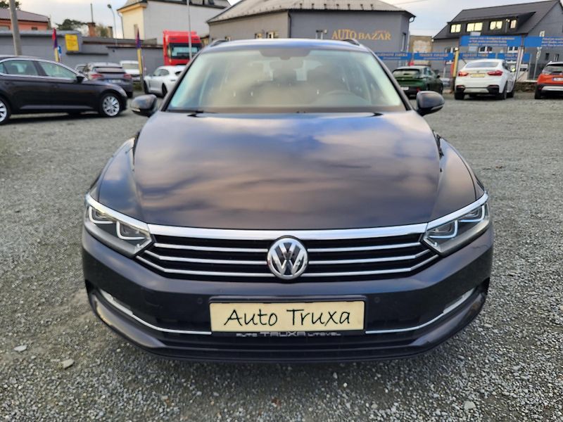 Volkswagen Passat 2.0 TDi 140kW DSG COMFORTLINE - fotka 35 z 49
