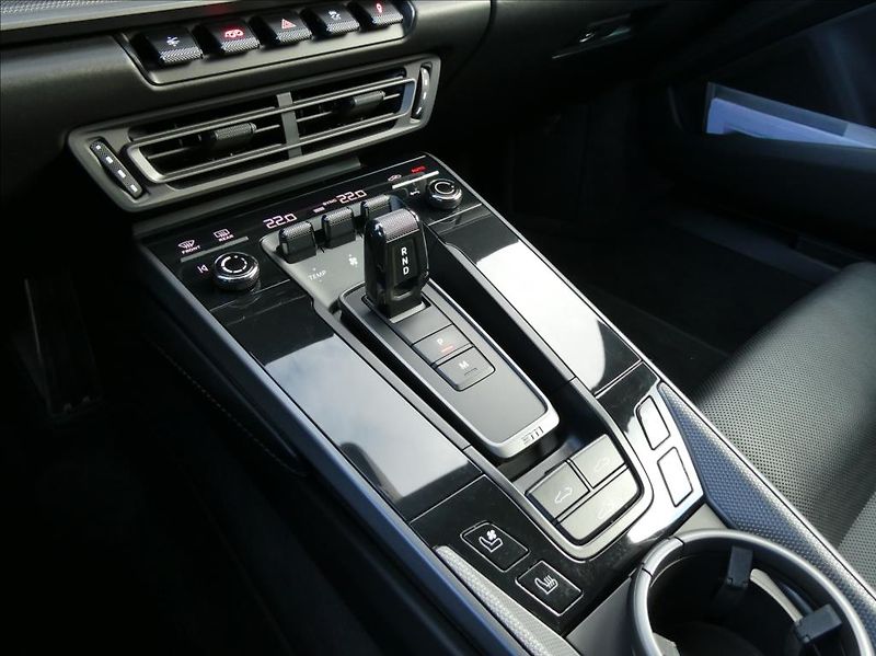 Porsche 911 3,0 Carrera 4, ČR, 2.Maj, DPH - fotka 33 z 53