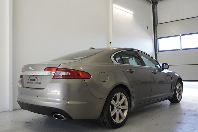 Jaguar XF 4.2 V8 PREMIUM LUXURY - fotka 5 z 29