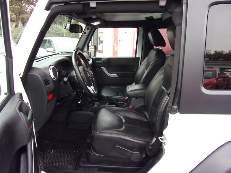 Jeep Wrangler 2,8 CRD Rubikon 147kW 1maj. - fotka 16 z 30
