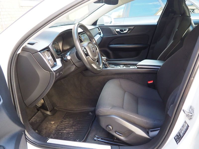 Volvo V60 (2019) 2.0 D3 momentum, nové rozvody - fotka 11 z 42