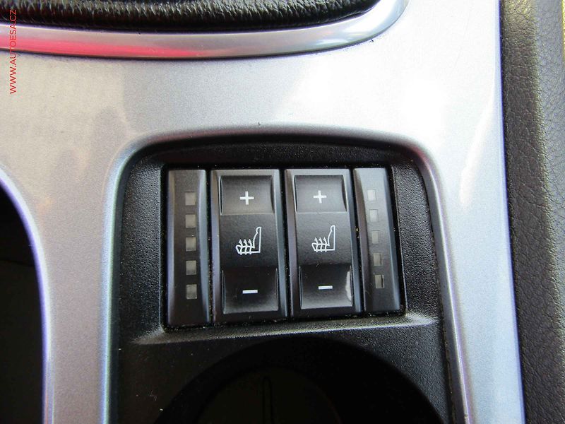 Ford Mondeo (2012) 2.0TDCi, AC, TZ, park.asist - fotka 17 z 21
