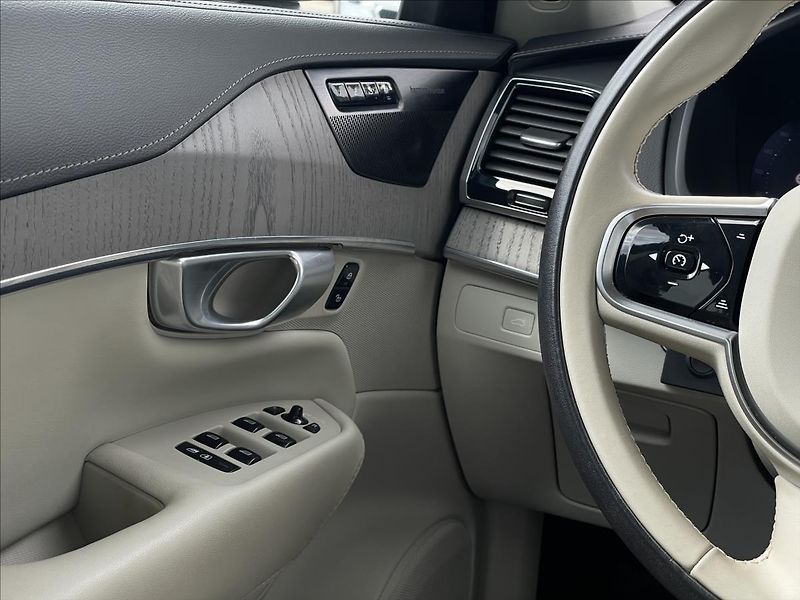 Volvo XC90 2,0 B5 AWD Plus Bright WEBA+TZ - fotka 12 z 25