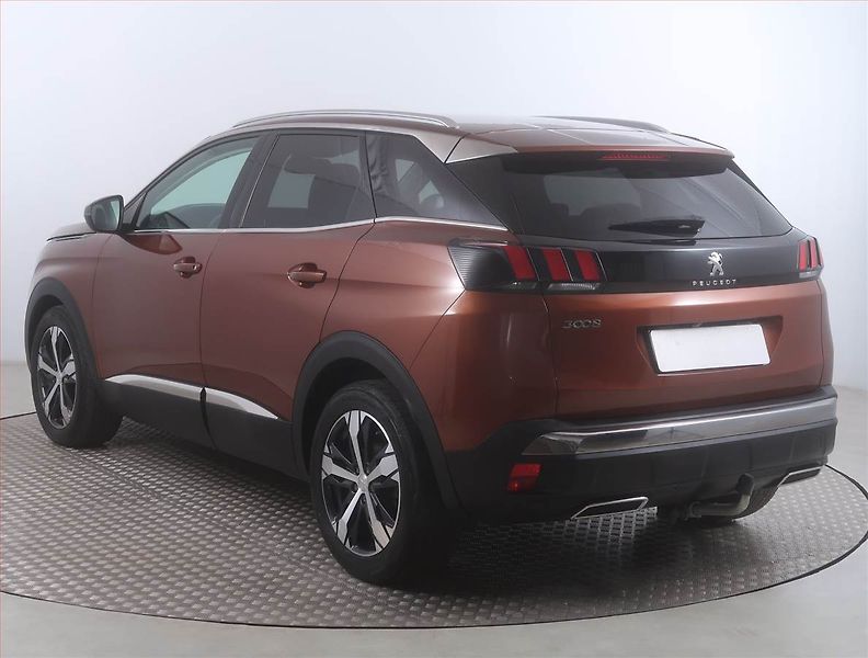 Peugeot 3008 (2018) 1.6 BlueHDi, Automat - fotka 4 z 17
