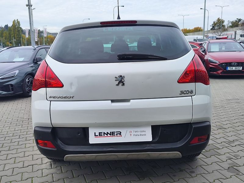 Peugeot 3008 2.0 HDI/110kW Premium - fotka 6 z 32