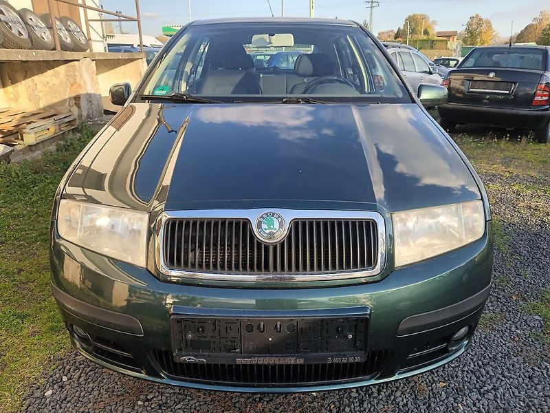Škoda Fabia 1.4 16V Comfort - fotka 8 z 20