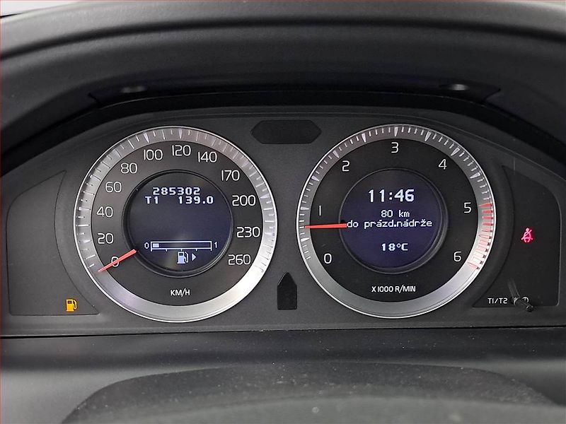 Volvo XC60 (2009) D5, 4X4, Serv.kniha, Navi - fotka 11 z 18
