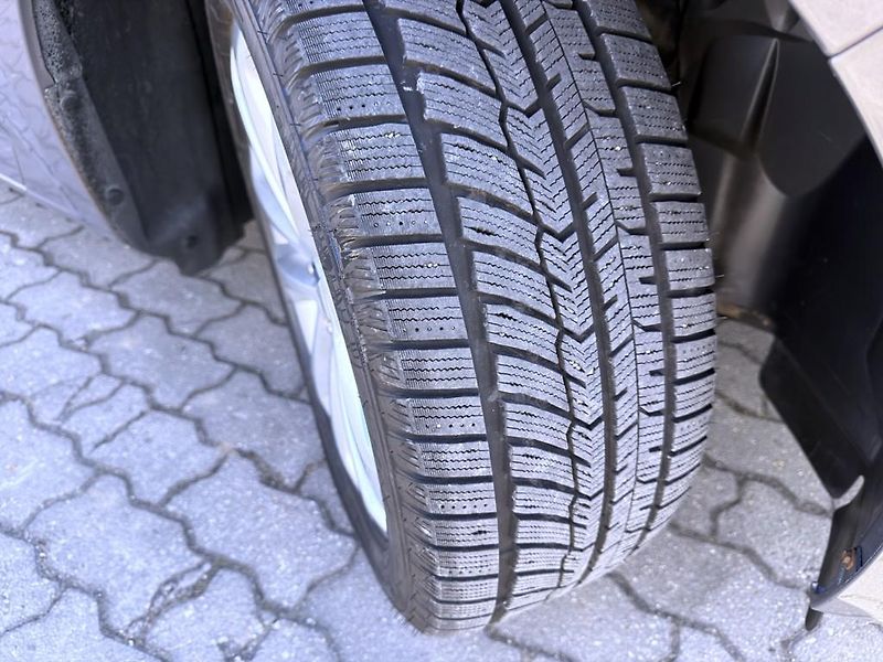 Ford Mondeo 1.6i 118 kW serviska - fotka 14 z 16