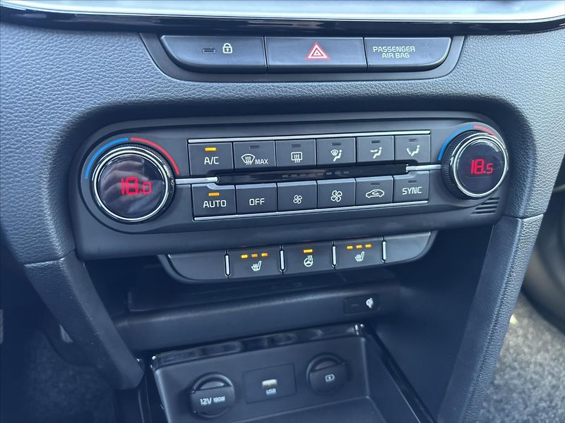 Kia XCeed 1,5 TGDi 118kW TOP ZÁRUKA KŮŽE - fotka 27 z 42