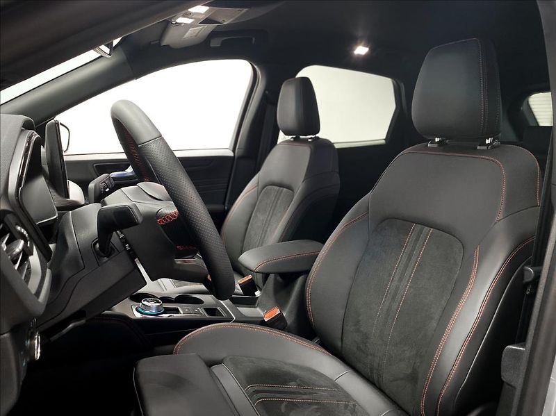 Ford Kuga (2025) 2.5 Duratec HEV AWD ST- Line X - fotka 7 z 17