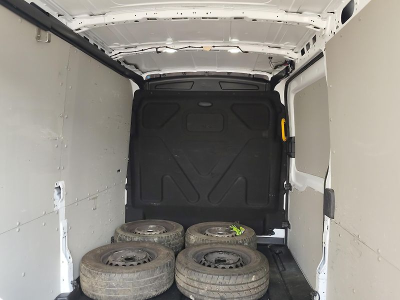 Ford Transit (2023) - fotka 16 z 19