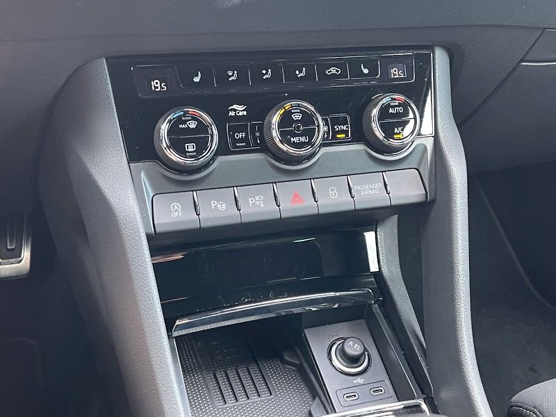 Škoda Karoq (2024) 2.0 TDI 110 kW 4x4 DSG SportLi - fotka 13 z 35