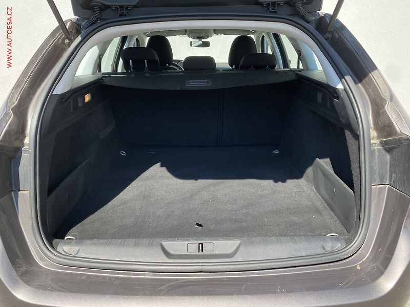 Peugeot 308 (2015) 1.2 PT, ČR, Access - fotka 7 z 17