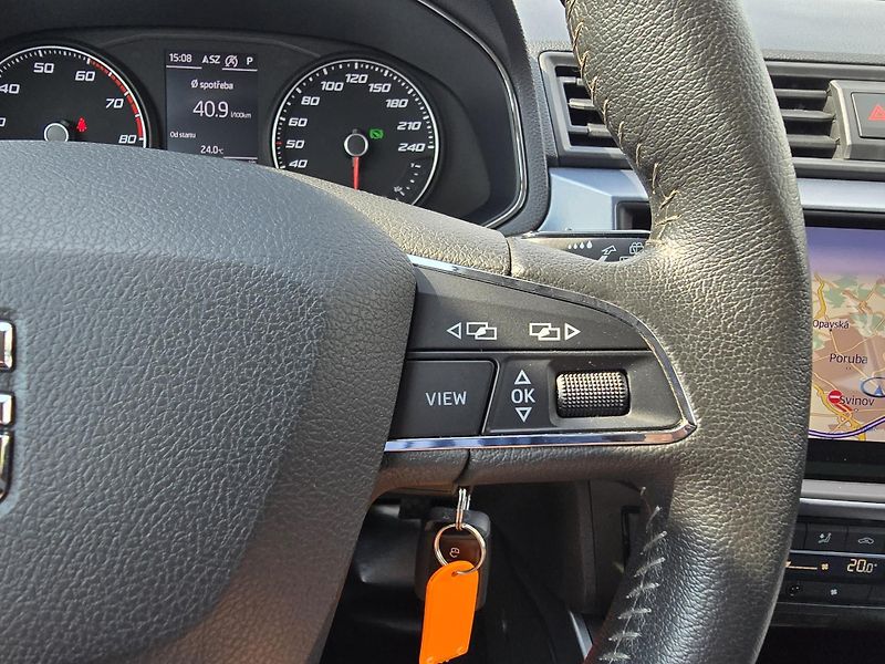 Seat Arona DSG TSI FULL LED NAVI 1Majitel - fotka 31 z 32