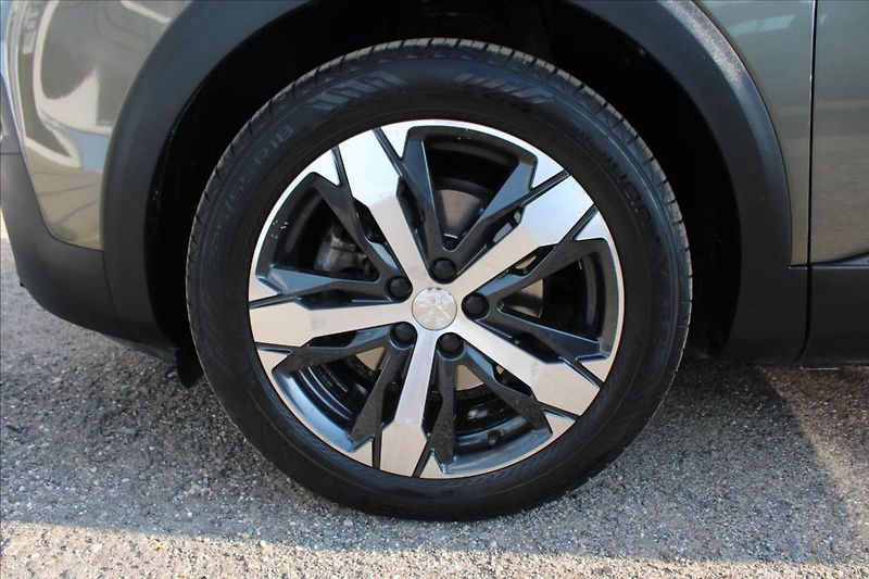 Peugeot 3008 1,2 i 96kW  1.MAJ,ČR,ALLURE - fotka 31 z 35
