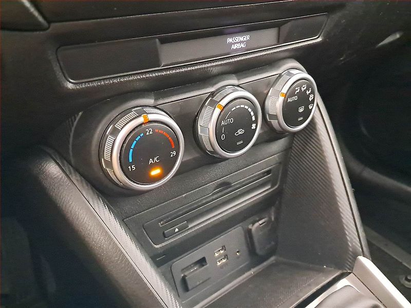 Mazda CX-3 (2017) 2.0 Skyactiv-G, ČR,1.maj - fotka 13 z 16