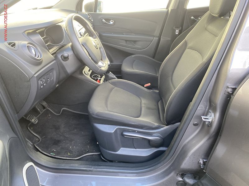 Renault Captur (2017) 0.9 TCe, AC, tempo - fotka 9 z 16