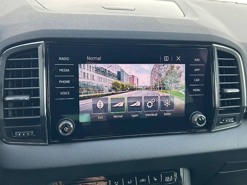 Škoda Karoq 2,0TSI 140kW Sportline 7DSG 4x - fotka 17 z 28
