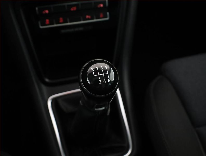 Volkswagen Sharan (2012) 2.0 TDI, 7 míst, Navi, Xenony - fotka 14 z 22