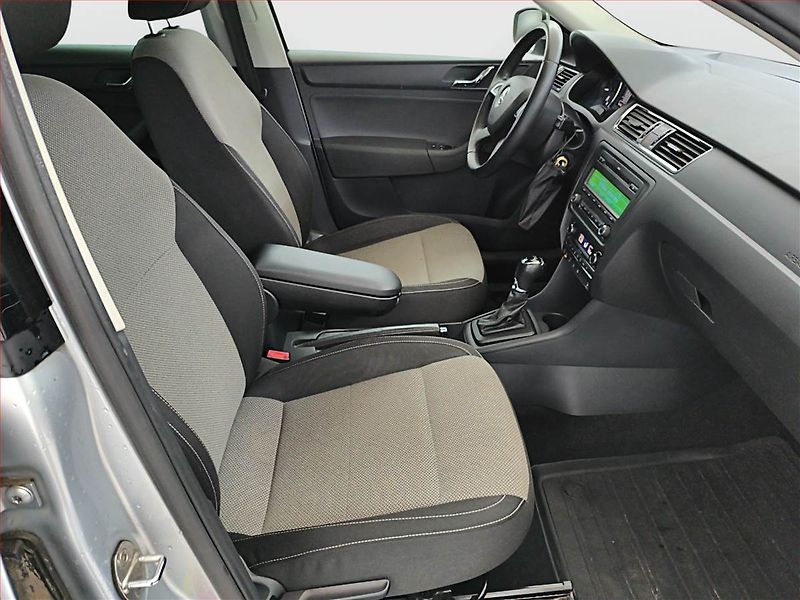Škoda Rapid (2013) Elegance 1.4 TSI, Automat - fotka 9 z 15