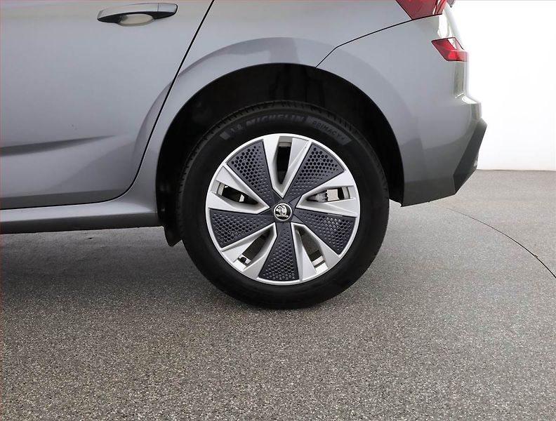 Škoda Kamiq (2024) Drive 1.0 TSI - fotka 18 z 18