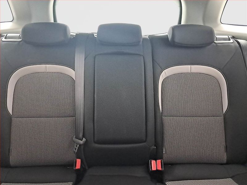 Kia Ceed (2014) 1.6 CRDi, Navi, Tempomat - fotka 10 z 20