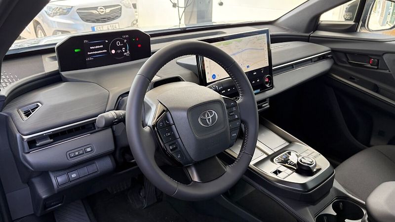 Toyota C-HR Style 57kWh FWD - fotka 12 z 17