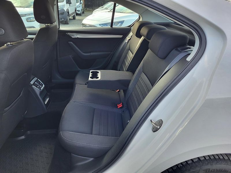 Škoda Octavia 2.0 TDi 110kW AMBITION - fotka 8 z 43