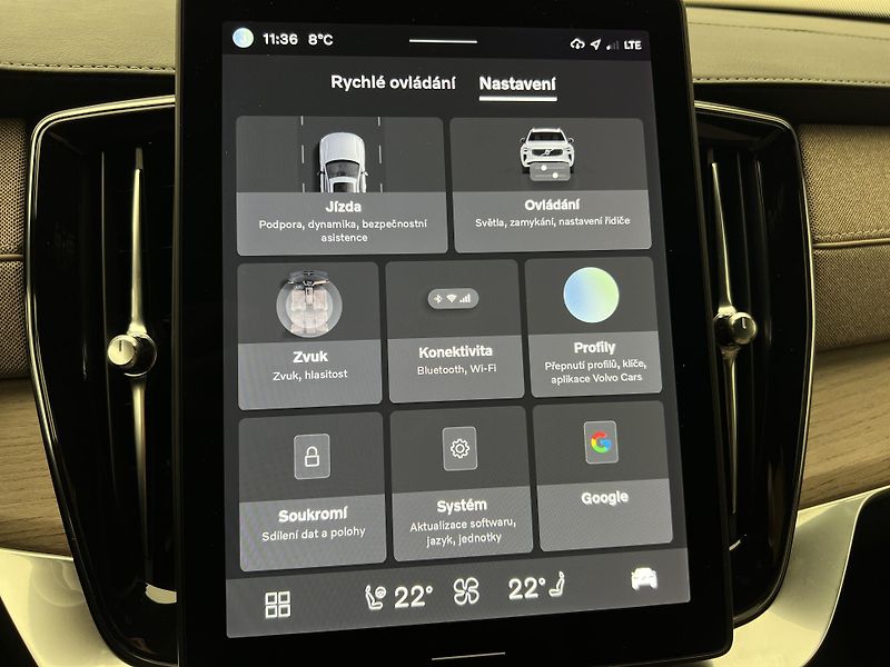 Volvo XC90 T8 AWD RECHARGE ULTRA BRIGHT - fotka 42 z 57