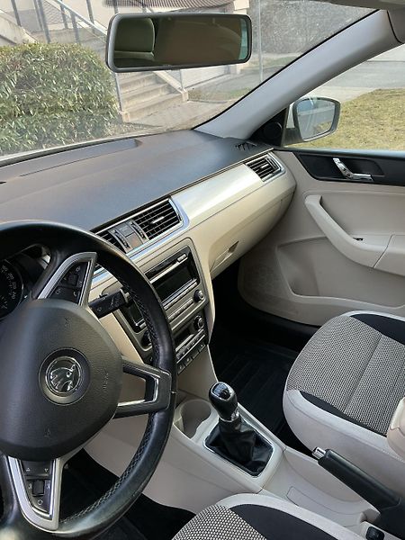 Škoda Rapid (2015) - fotka 1 z 9