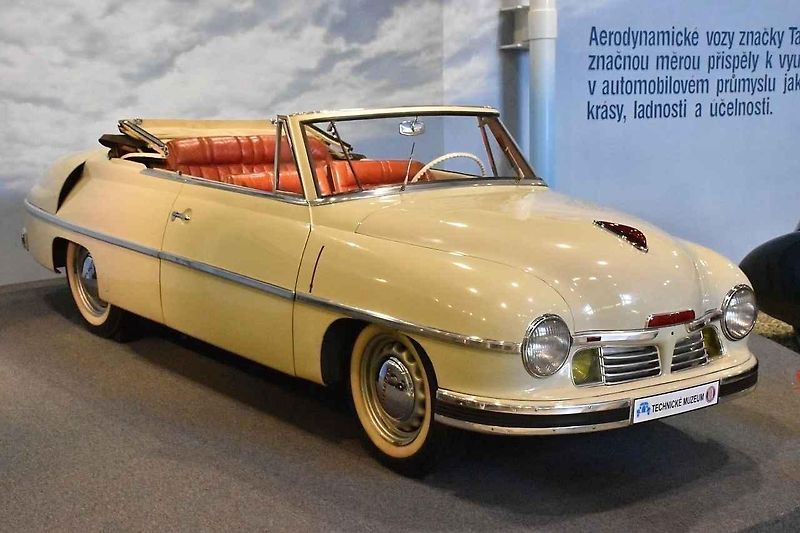 Tatra 613-K měla veřejnou premiéru před 35 lety