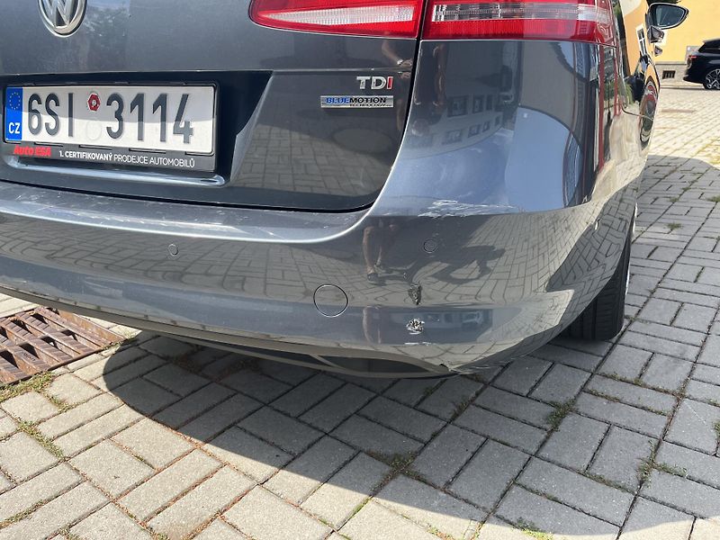 Volkswagen Passat (2010) - fotka 8 z 19