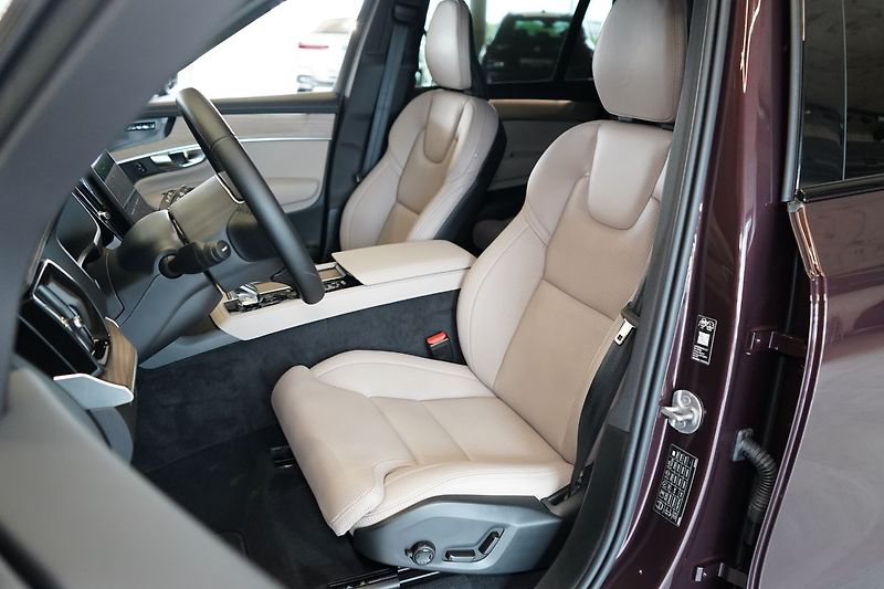 Volvo XC90 B5 AWD PLUS Dark, Vzduch, 360° - fotka 15 z 50