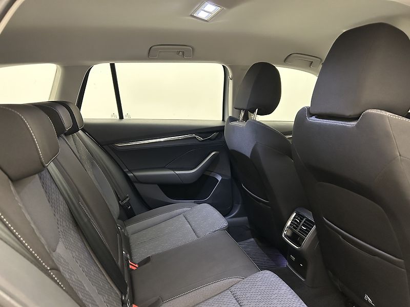 Škoda Octavia 2.0 TDI Style - fotka 21 z 27