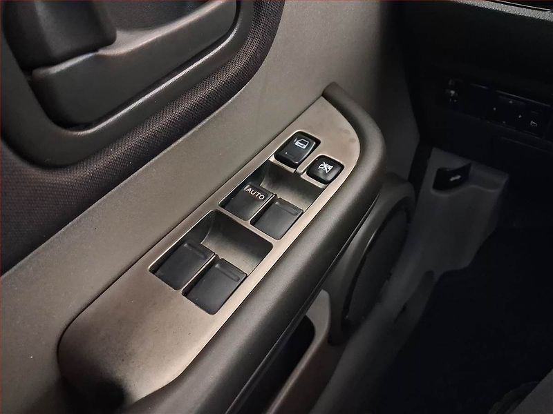 Nissan X-Trail (2005) 2.2 dCi, 4X4, po STK - fotka 17 z 17
