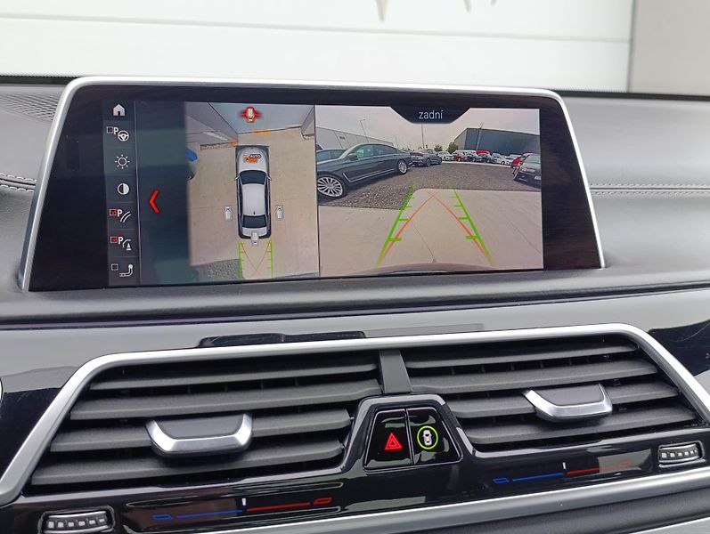 BMW Řada 7 750Ld BLACK FIRE ČR 1.MAJ - fotka 32 z 49